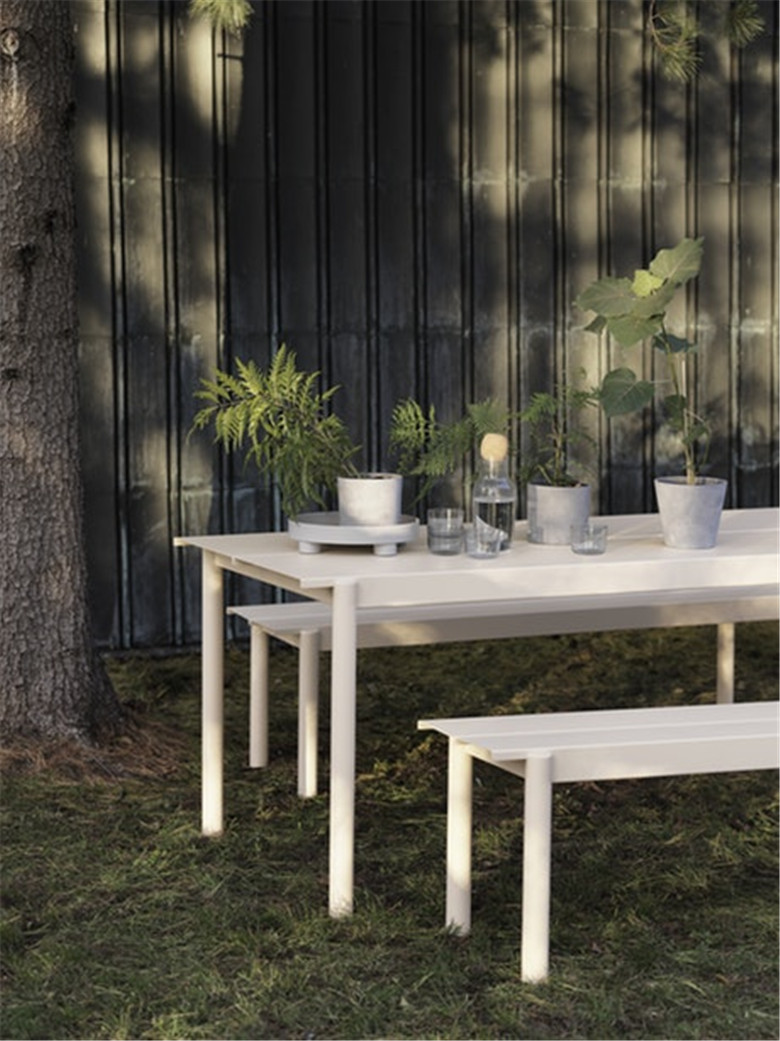 1554387827870325Linear-Steel-Table-Bench-Off-White-Platform-Corky-Muuto-med-res.jpg